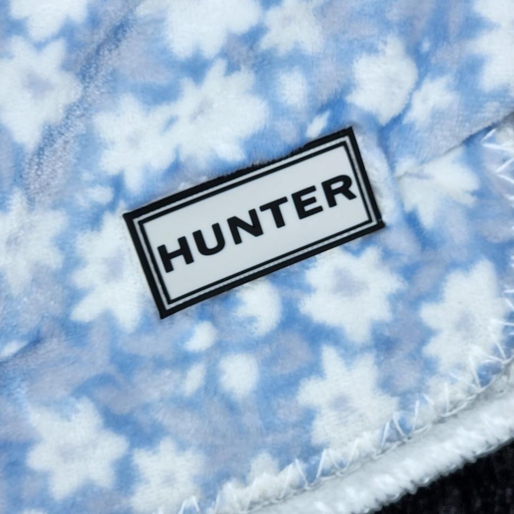 Hunter Reversible Plush Throw Blanket Blue Floral Multi Color Stripe 50x70 NEW